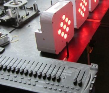 PAR 12X12 RGBWA avec batterie et recepteur DMX